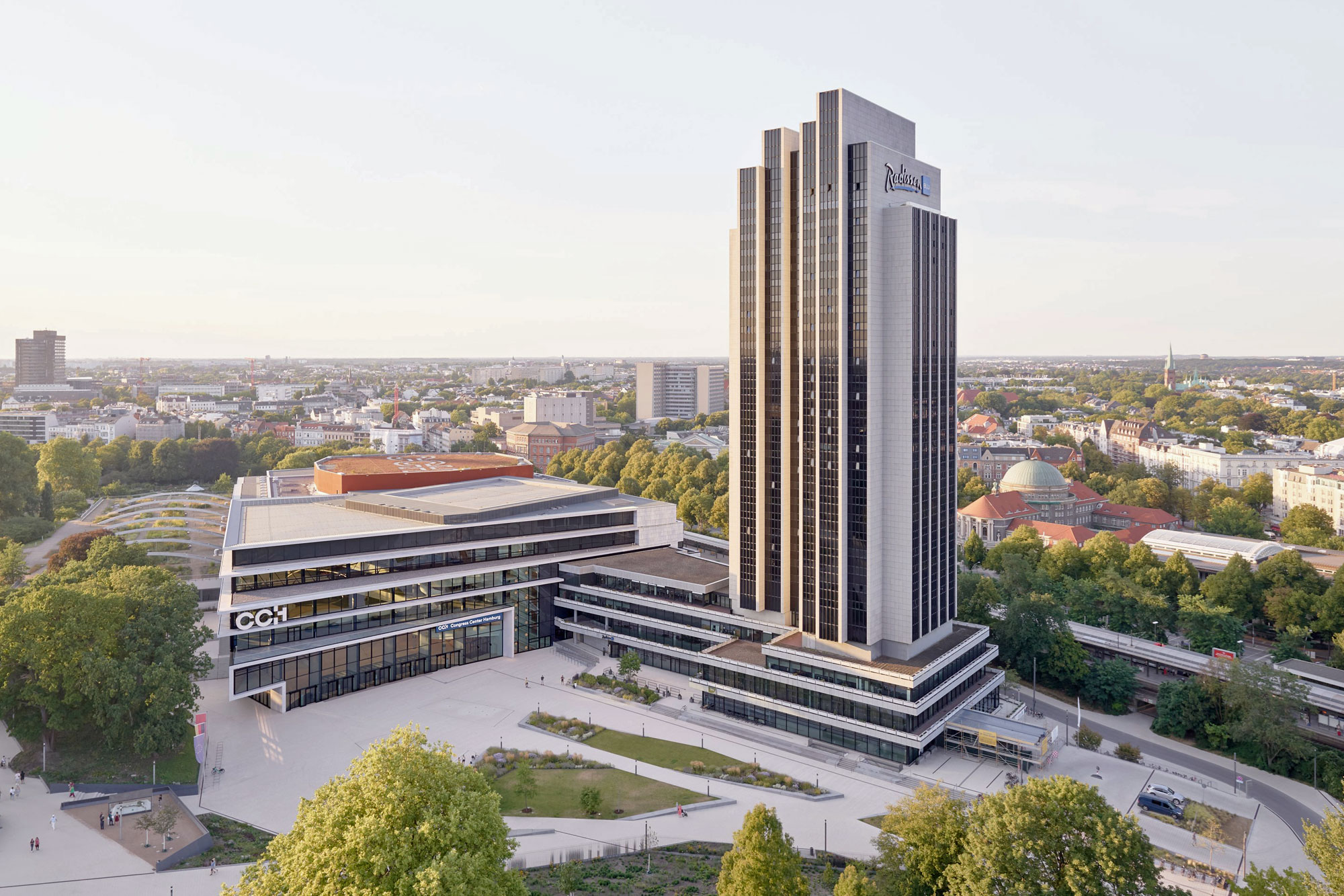 Hamburg: CCH und Radisson Blu Hotel